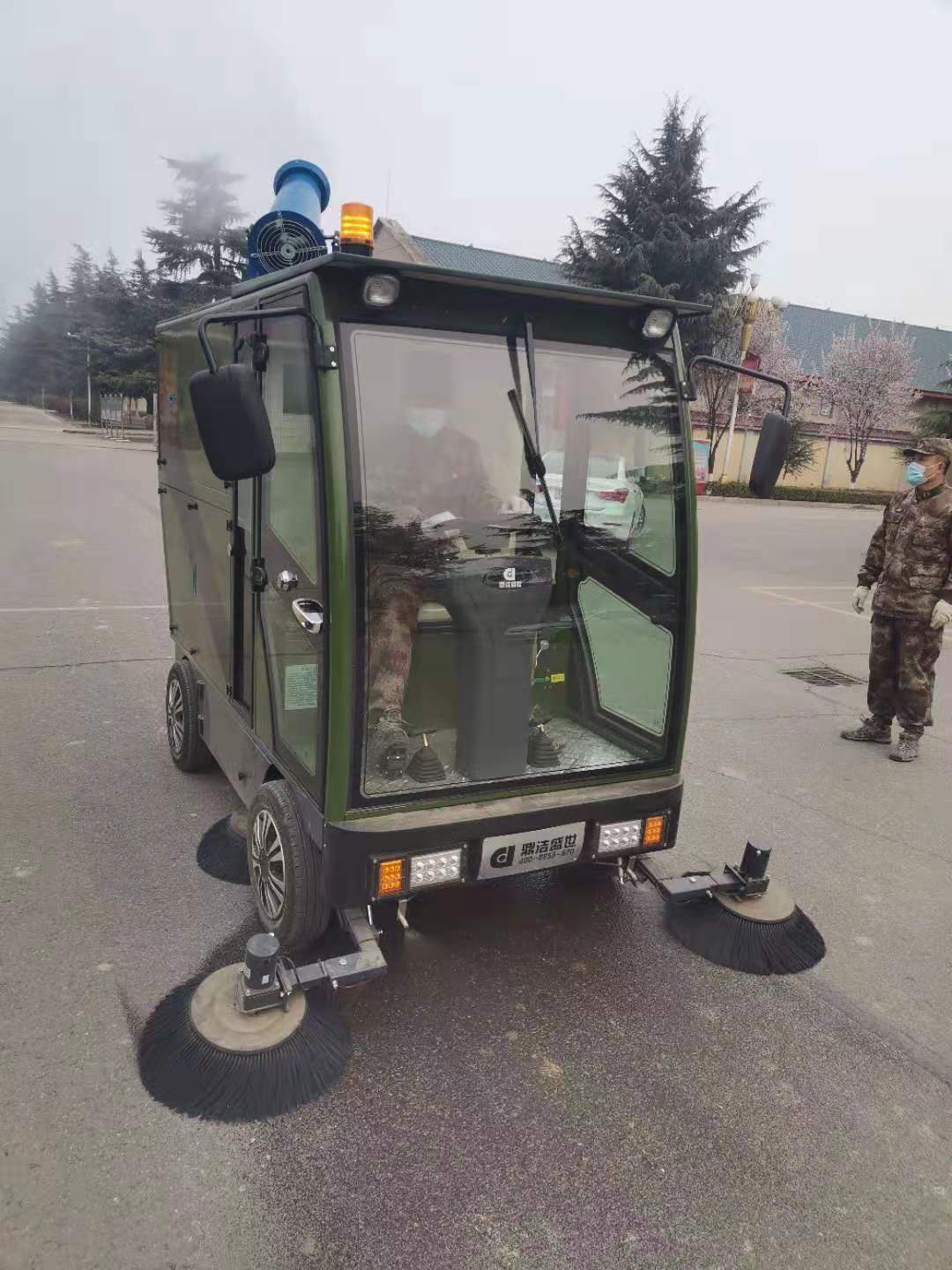 陜西西安，四川綿陽(yáng)軍隊(duì)交機(jī)DJ2300GYWP掃地機(jī)